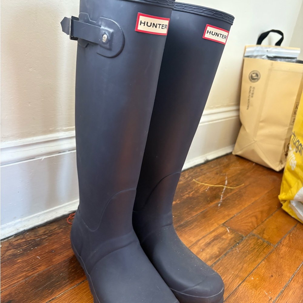 Hunter Classic Navy Waterproof Boots, Women’s 7